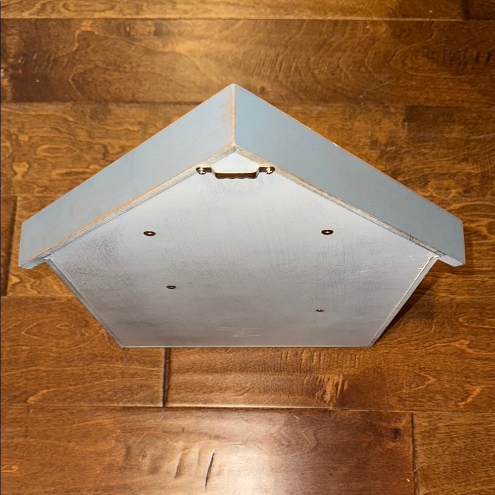 Gray and White House-Shaped Wall Organizer - Picture 5 of 7
